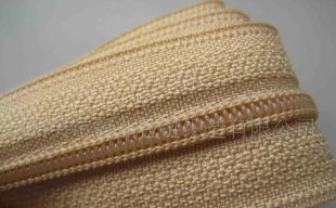 供應5#實惠型尼龍碼莊拉鏈_紡織皮革_世界工廠網(wǎng)中國產(chǎn)品信息庫